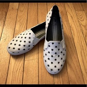 White and black star Keds crashback slipons EUC